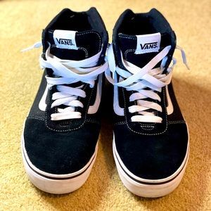 NEW Black & White Hi Top Vans Men’s Size 10.5